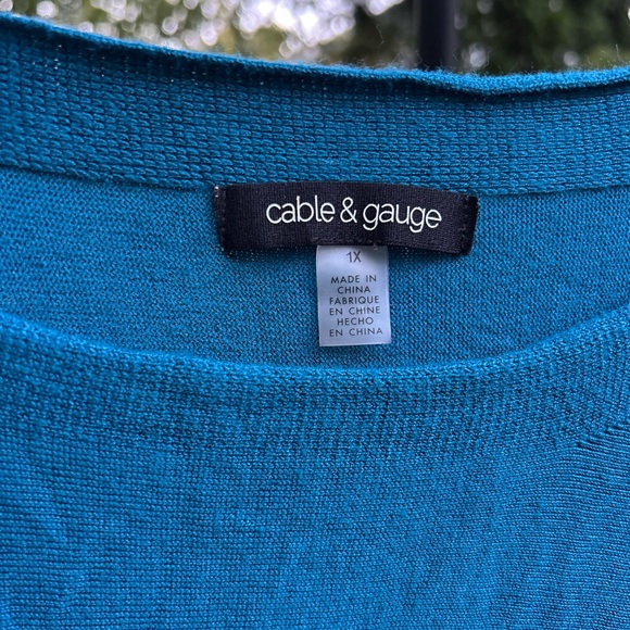 Plus size Cable & Gauge Teal Button-Detail Women's Sweatshirt - Picture 3 of 5